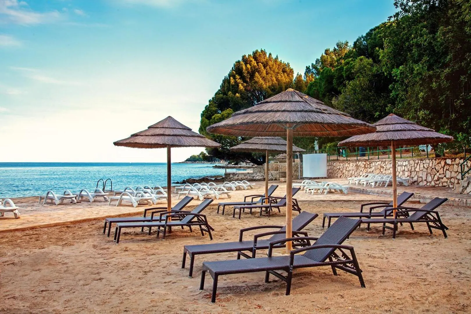 Gasthuis Apartments Sanja In One Of Favourite Part Of Porec Beach Area