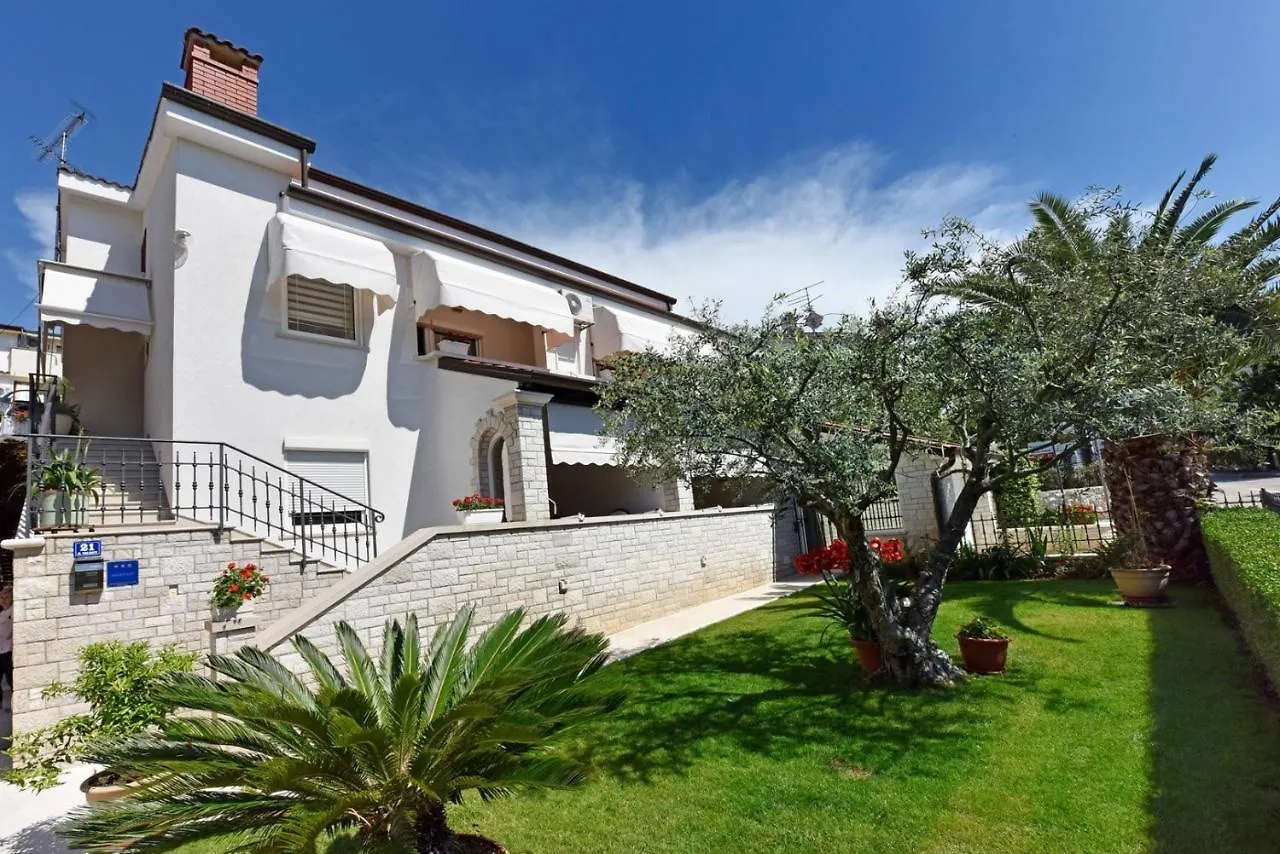 Apartments Sanja In One Of Favourite Part Of Porec Beach Area 3*,
