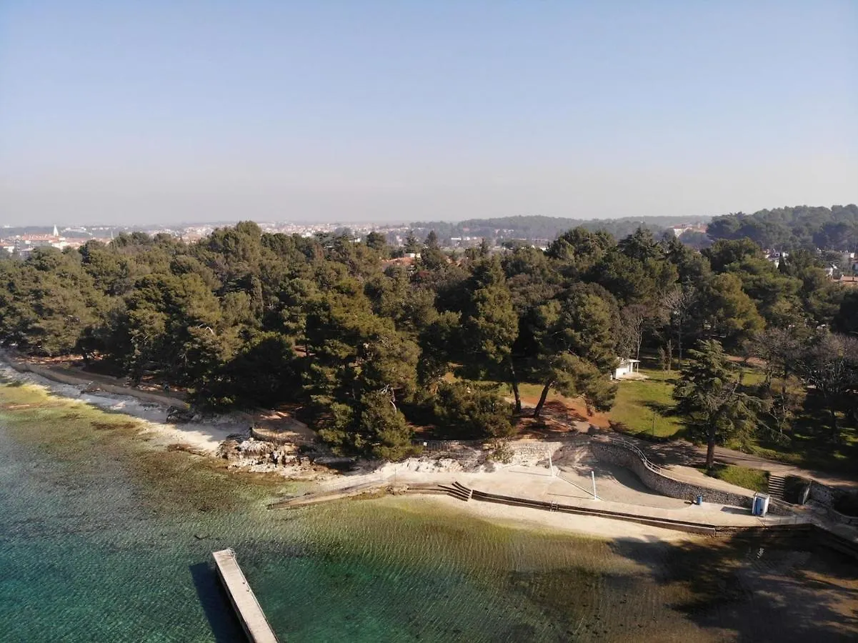 Apartments Sanja In One Of Favourite Part Of Porec Beach Area 3*,  Kroatië