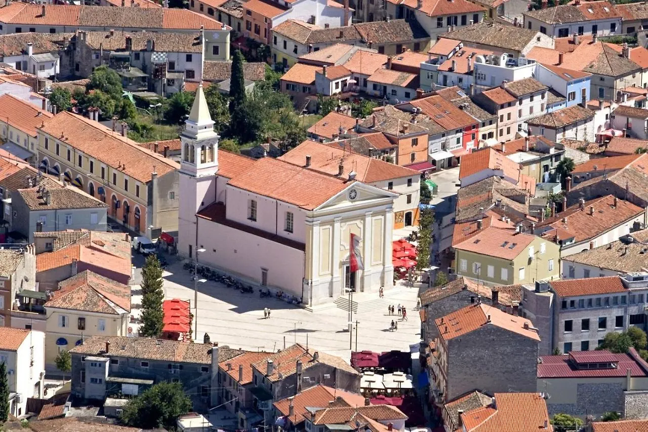 Apartments Sanja In One Of Favourite Part Of Porec Beach Area Gasthuis