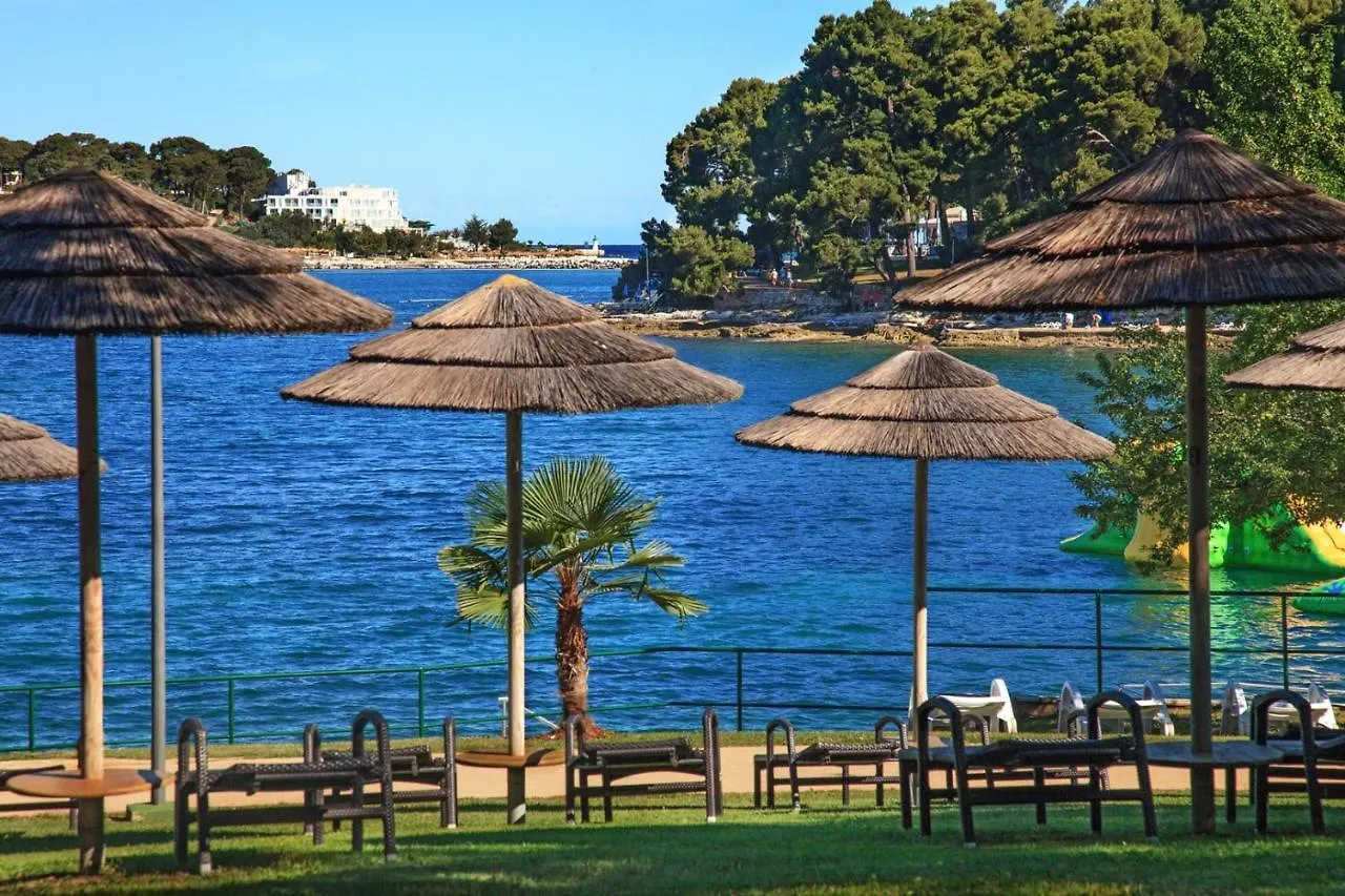 Gasthuis Apartments Sanja In One Of Favourite Part Of Porec Beach Area