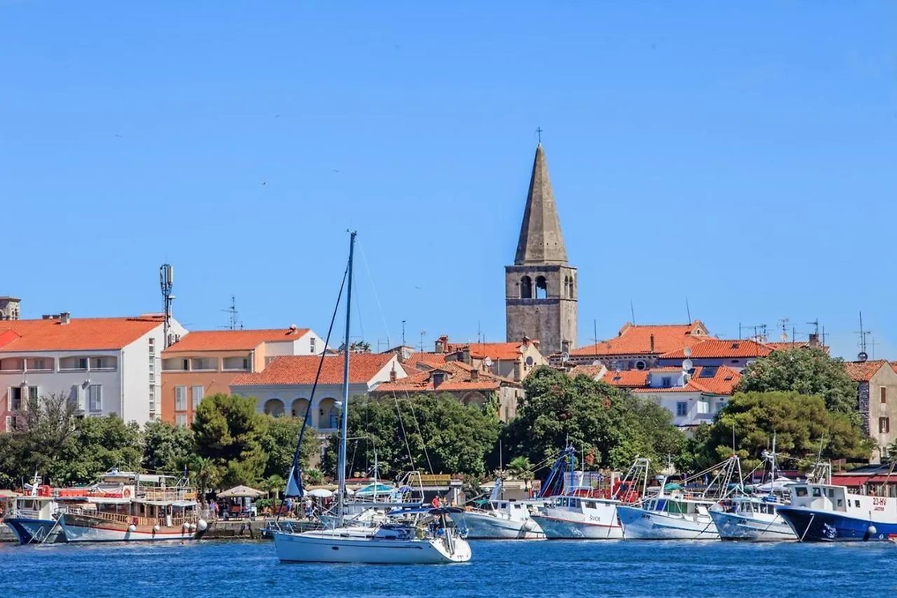 Apartments Sanja In One Of Favourite Part Of Porec Beach Area 3*,  Kroatië
