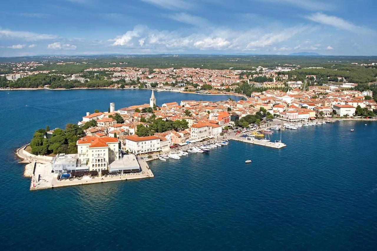 Gasthuis Apartments Sanja In One Of Favourite Part Of Porec Beach Area