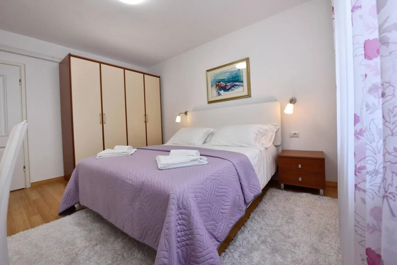 Apartments Sanja In One Of Favourite Part Of Porec Beach Area 3*,