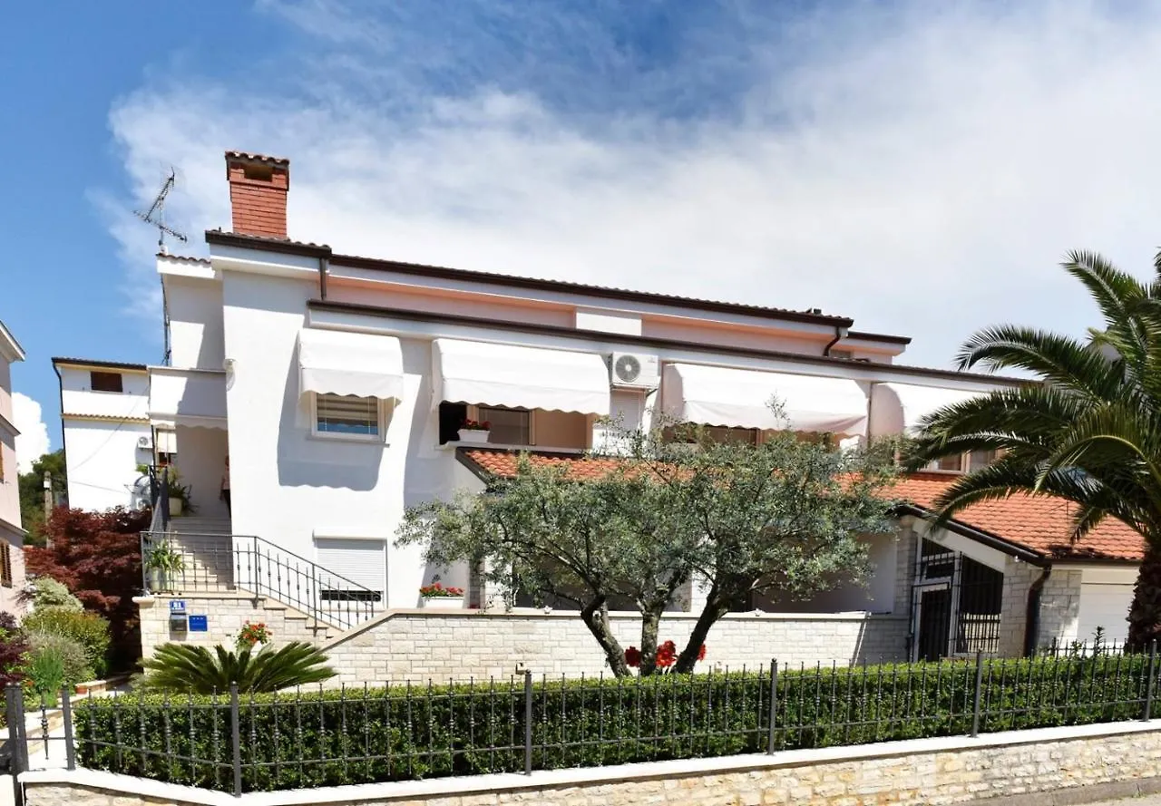 Apartments Sanja In One Of Favourite Part Of Porec Beach Area 3*,  Kroatien