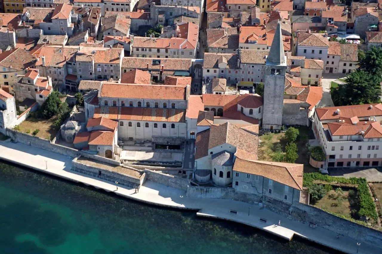 Apartments Sanja In One Of Favourite Part Of Porec Beach Area Kroatien