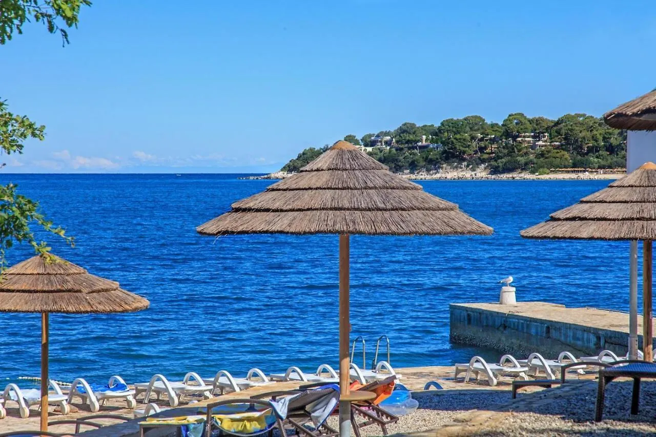 Apartments Sanja In One Of Favourite Part Of Porec Beach Area 3*,  Croácia
