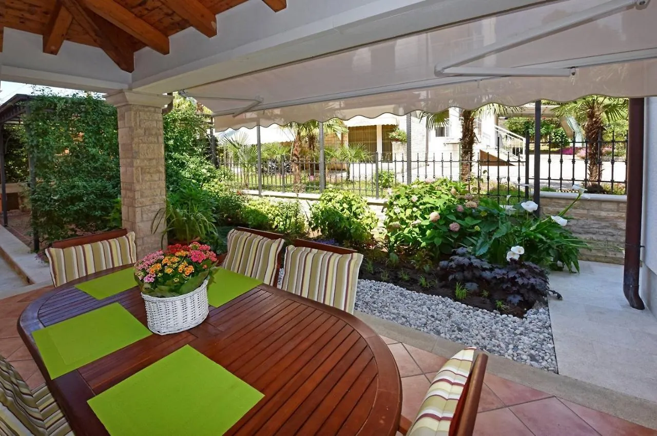 Apartments Sanja In One Of Favourite Part Of Porec Beach Area 3*,  Croácia